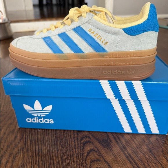 Adidas Women's Gray and Blue Sneakers with Yellow Accents - Picture 3 of 6